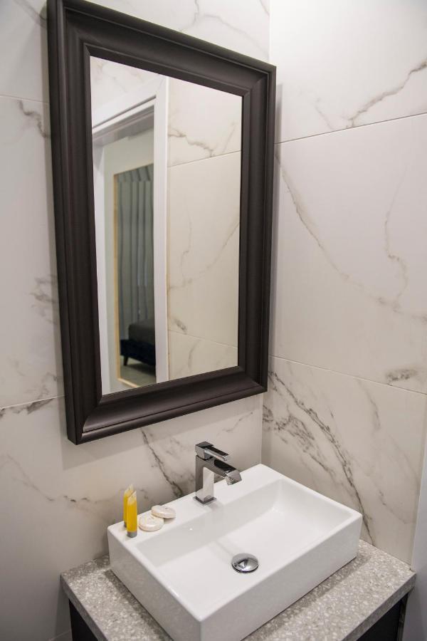 Skin Suites-Luxury Living Nicosia Ngoại thất bức ảnh